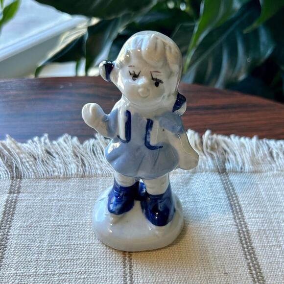 Vintage Blue White Porcelain Figurine of Little Holland Girl in Blue Dress - Picture 8 of 12